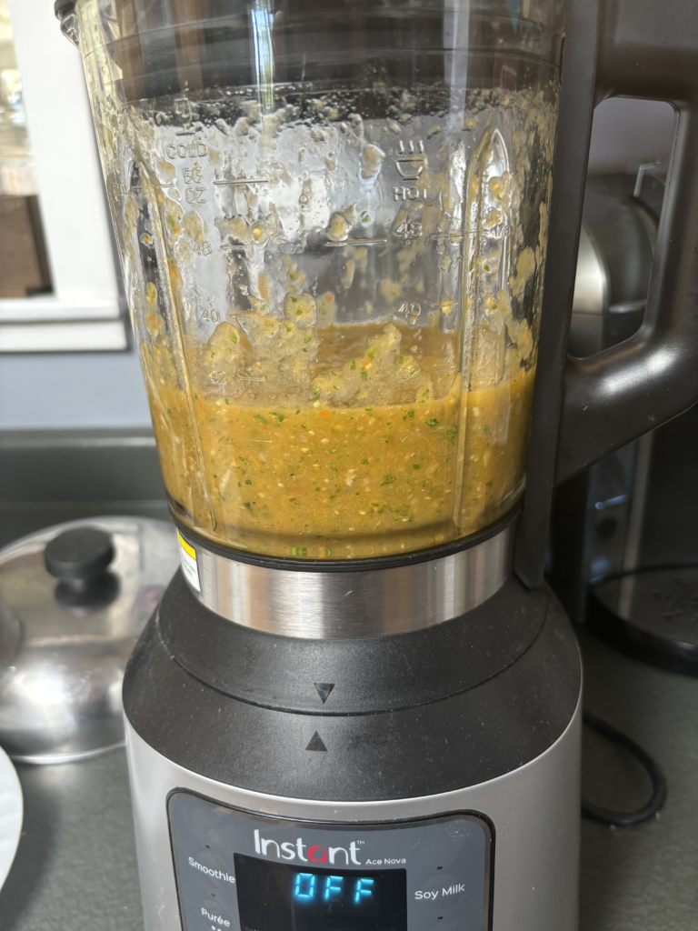 salsa verde in a blender